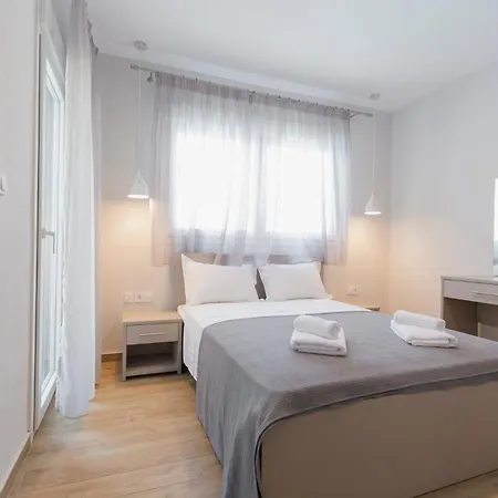 Porto Dionysos Apart-hotel