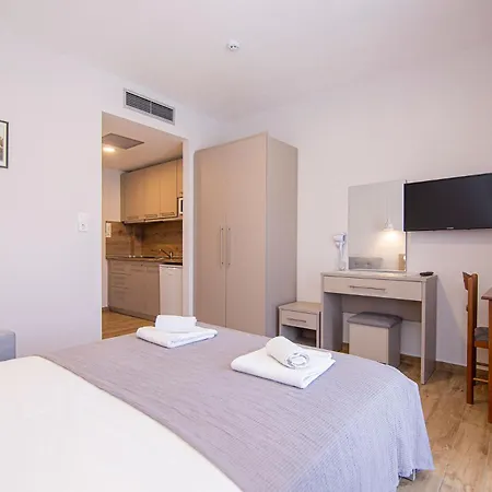 Porto Dionysos Aparthotel