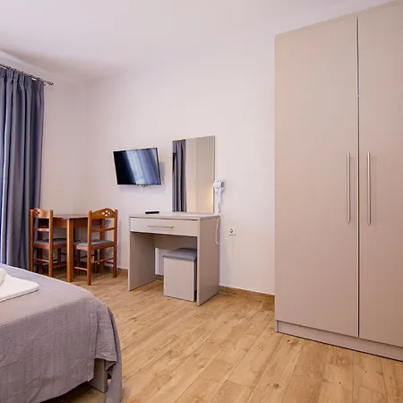 Porto Dionysos Aparthotel