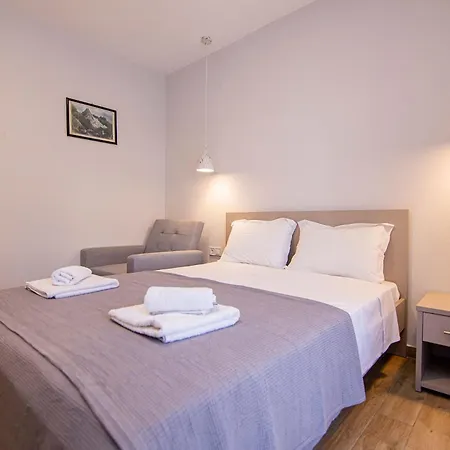 Porto Dionysos Aparthotel Ofrínion